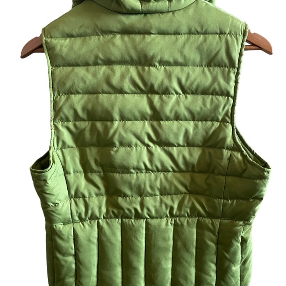 Kenneth Cole Women’s green vest size medium. Gently used only wore a few times. - Picture 3 of 3